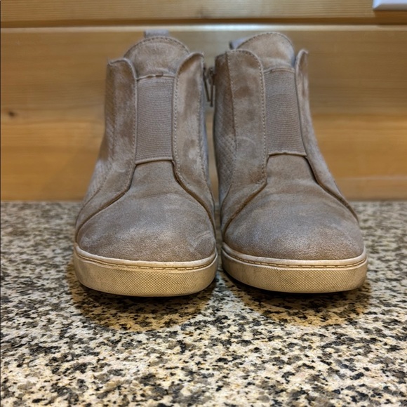 Gray Suede Ankle Boots size 8 - Picture 2 of 8